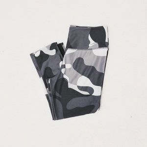 Nike Dri-fit camo capris leggings